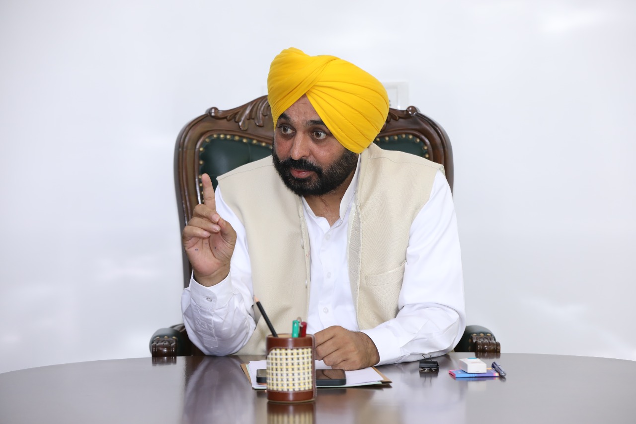 IPS PROBATIONERS CALL ON CHIEF MINISTER BHAGWANT MANN