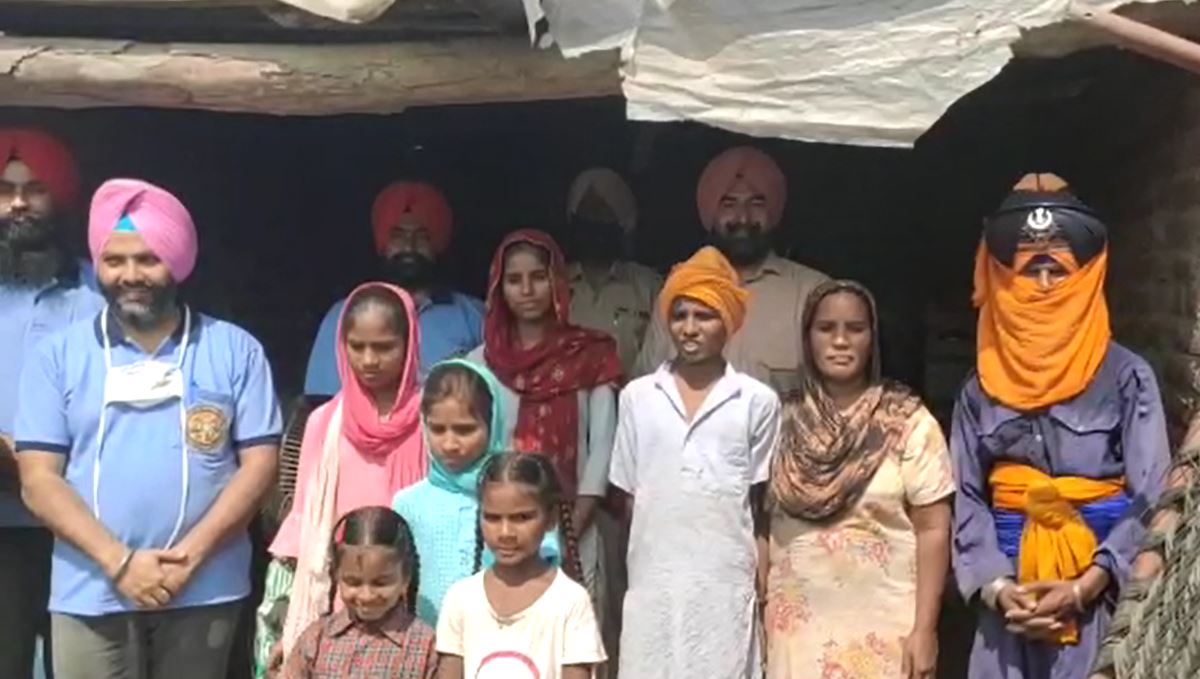 ਸਰਬੱਤ ਦਾ ਭਲਾ ਟਰੱਸਟ ਦੀ ਮਦਦ ਸਦਕਾ ਇਕ ਹੋਰ ਲੋੜਵੰਦ ਪਰਿਵਾਰ ਨੂੰ ਮਿਲੀ ਸਿਰ ‘ਤੇ ਛੱਤ
