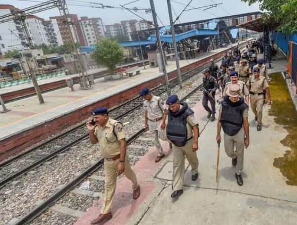 Kerala Train Shocker : ਟ੍ਰੇਨ ‘ਚ ਸ਼ਖਸ ਨੇ ਪੈਟਰੋਲ ਪਾ